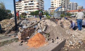 ورشات الصيانة تمدد كوابل جديدة بعد سرقتها لاستعادة الخدمة الهاتفية لأحياء عدة في مدينة اللاذقية - 6 تشرين الثاني 2025 (فرع السورية للاتصالات باللاذقية/فيسبوك) 