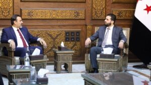 لقاء يجمع وزيري التربية والداخلية في سوريا لضمان سير العملية الامتحانية - 1 أيار 2025 (وزارة الداخلية السورية/ فيسبوك)