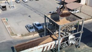 تفريغ حمولة بواخر قمح في ميناء طرطوس - 9 تشرين الثاني 2025 (الهيئة العامة للمنافذ البرية والبحرية السورية)