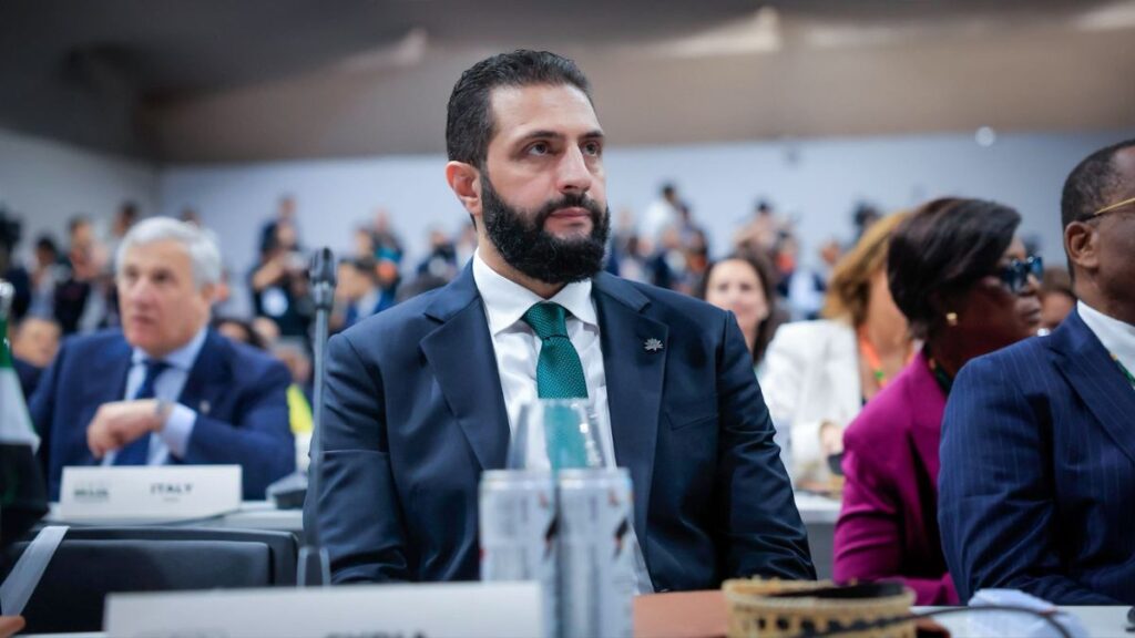 الرئيس السوري في المرحلة الانتقالية أحمد الشرع يشارك في فعاليات قمة رؤساء الدول والحكومات في مؤتمر قمة المناخ (COP30) في البرازيل - 6 تشرين الثاني 2025 (رئاسة الجمهورية العربية السورية/ إكس)