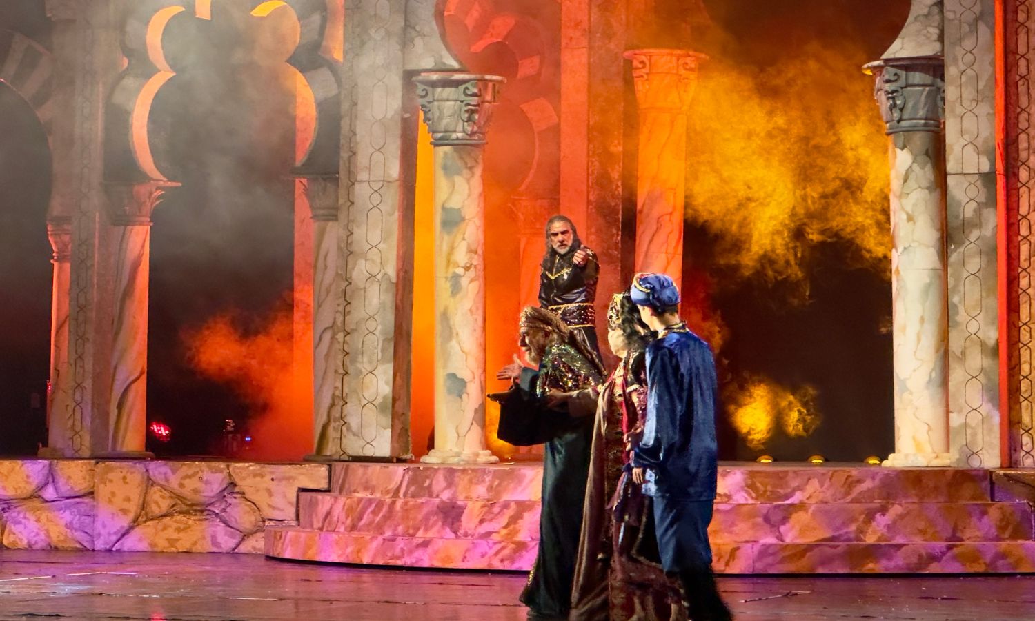 "وردة إشبيلية" بين صراع الحب ووقائع الحرب