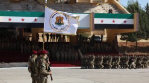 عناصر من الفرقة 76 خلال استعراض عسكري في حفل تخريج لهم - 1 تموز 2025 (وزارة الدفاع)