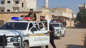 من العملية الأمنية التي نفذتها وحدات وزارة الداخلية ضد تنظيم "الدولة الإسلامية" في محافظة حماة- 8 تشرين الثاني 2025 (وزارة الداخلية السورية/فيسبوك)