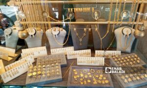 واجهة محل لبيع الذهب في مساكن برزة بدمشق - 8 تشرين الثاني 2025 (عنب بلدي/أنس حاج حسين) 
