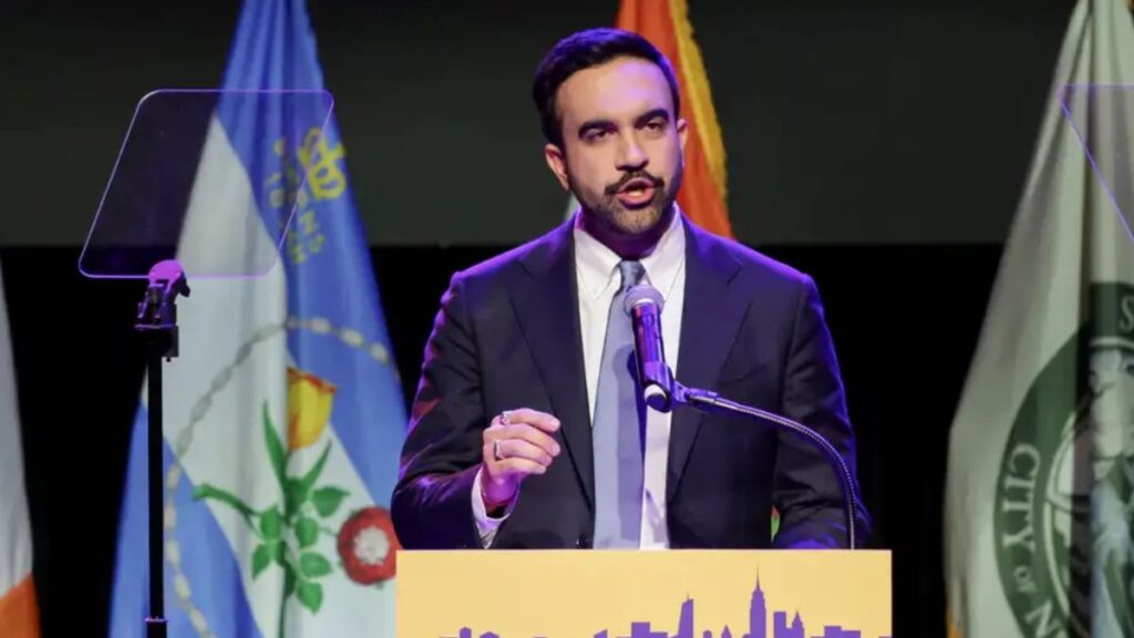 قال زهران ممداني إن فوزه الحاسم في بلدية نيويورك يظهر الطريق لهزيمة الرئيس الأمريكي دونالد ترامب (Jeenah Moon/REUTERS)