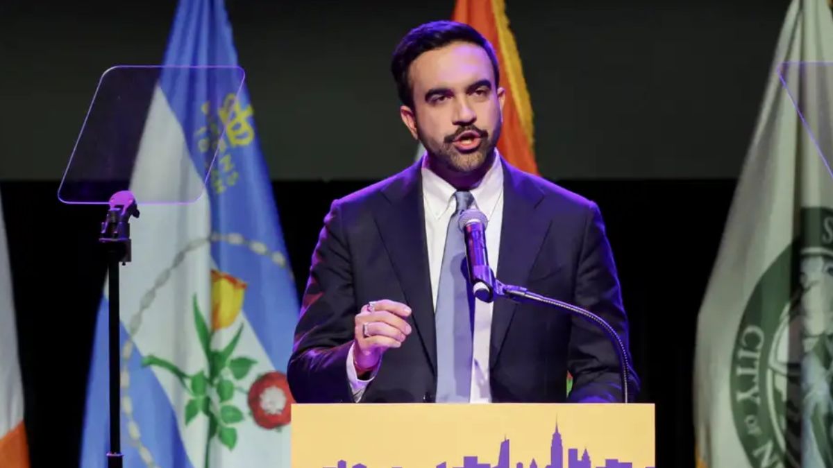 قال زهران ممداني إن فوزه الحاسم في بلدية نيويورك يظهر الطريق لهزيمة الرئيس الأمريكي دونالد ترامب (Jeenah Moon/REUTERS)