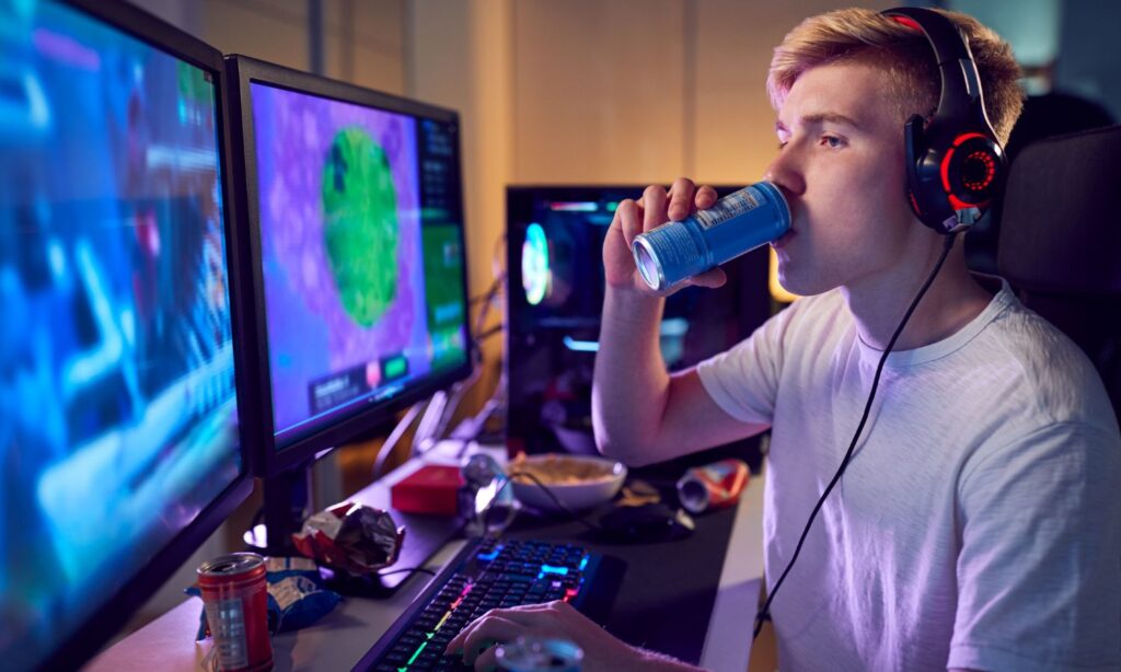 "مشروبات الطاقة".. خطر يهدد أدمغة الأطفال والمراهقين