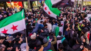 سوريون في ألمانيا يحتفلون بسقوط نظام بشار الأسد (Andreas Arnold/dpa/picture alliance)