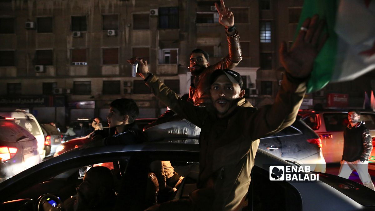 مظاهر فرح ليلية في دمشق مع إحياء الذكرى الأولى للتحرير – 8 كانون الأول 2025 (عنب بلدي/نور حمزة)
