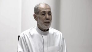 مفتي النظام السابق أحمد حسون أثناء اعتقاله - 31 تموز 2025 (وزارة العدل السورية)