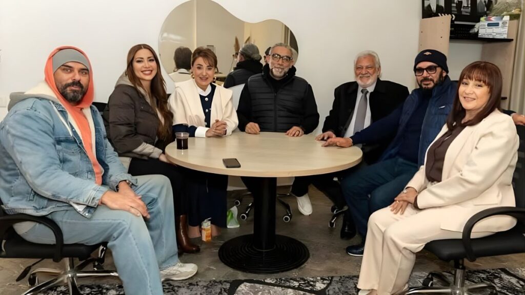 الفنانة نسرين طافش وجزء من طاقم عمل مسلسل "أنا وهو وهم" خلال التحضيرات - 11 كانون الأول 2025 (نسرين طافش/فيسبوك)