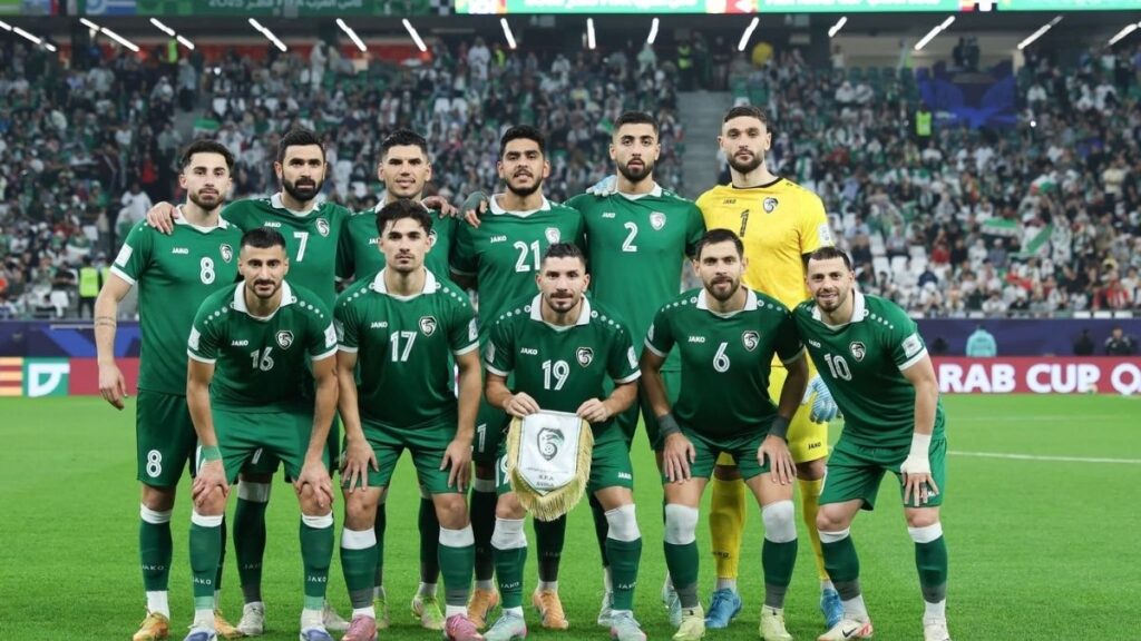 منتخب سوريا لكرة القدم قبل لقاءه منتخب فلسطين ضمن بطولة كأس العرب -7 كانون الأول 2025 (SFA)