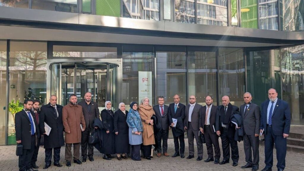 مجموعة من القضاة السوريين يجرون دروة تدريبية في ألمانيا في مجال العدالة الانتقالية وسيادة القانون - 1 كانون الأول 2025 (وزارة العدل)