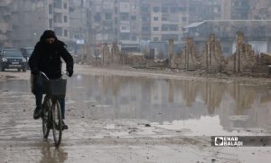 برك الوحل والمياه تغطي شوارع داريا بعد هطول الأمطار- 18 كانون الأول 2026 (عنب بلدي - سعيد خشفة)