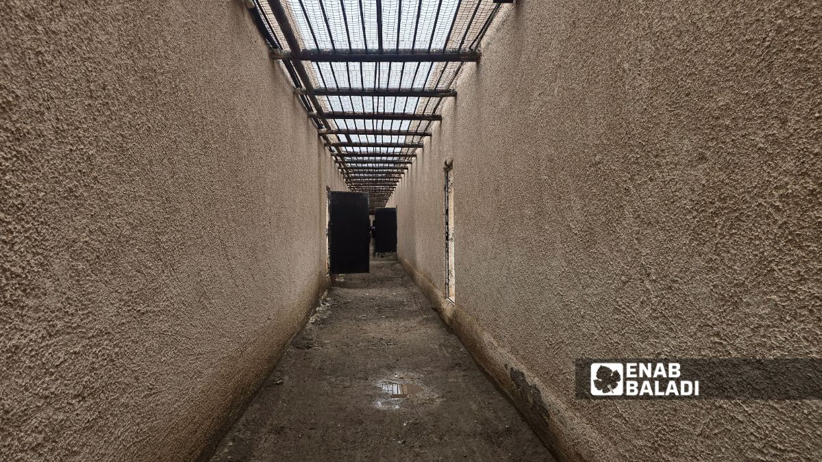 وزارة الداخلية حملت قوات سوريا الديمقراطية مسؤولية أي خروقات في السجن خلال فترة الفوضى - 22 كانون الثاني 2026 (عنب بلدي / مروان المضحي)