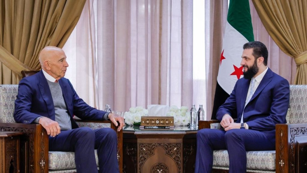 الرئيس السوري أحمد الشرع والمبعوث الأمريكي لسوريا توم براك يلتقيان في دمشق - 18 كانون الثاني 2026 (رئاسة الجمهورية العربية السورية)
