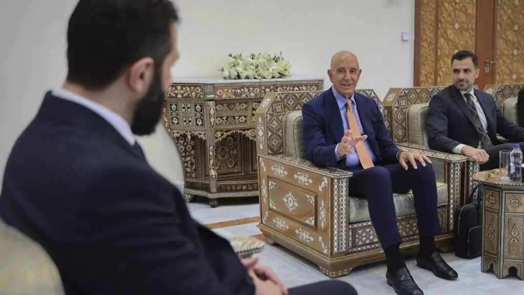 المبعوث الأمريكي إلى سوريا توم براك يلتقي الرئيس السوري أحمد الشرع في دمشق ـ 18 أيلول 2025 (توم براك/إكس)