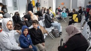 أشارت الحكومة إلى أنها لم تمنح حتى منتصف ديسمبر/كانون الأول الماضي تأشيرتين فقط رغم أنه جرى الإبلاغ عن 2586 حالة قهرية لدى المنظمة الدولية للهجرة (Boris Roessler/dpa/picture alliance)
