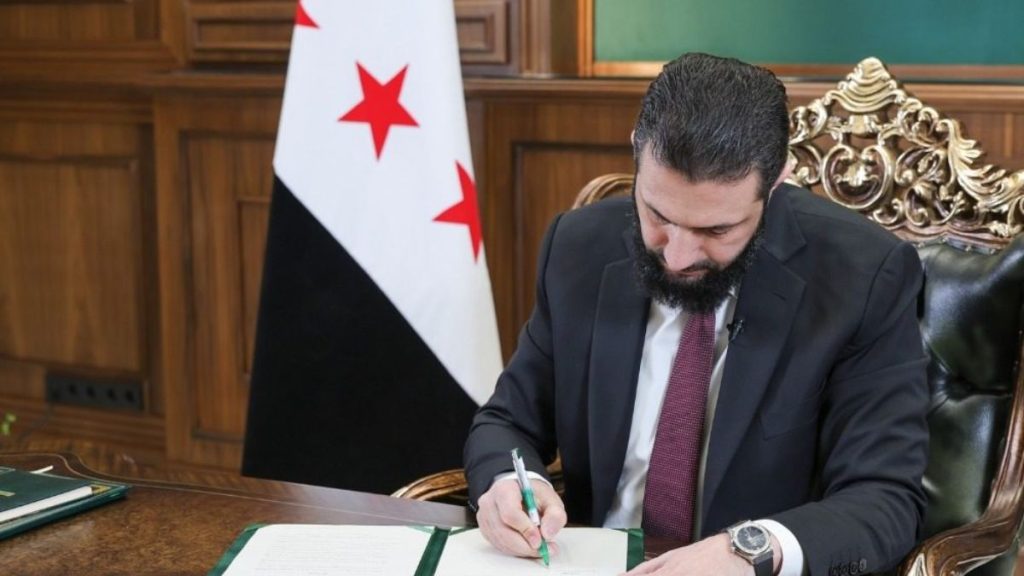 الرئيس السوري يوقع مرسوم يعترف بحقوق الكرد ـ 16 كانون الثاني 2026(الإخبارية السورية)