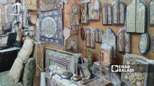 الفن الدمشقي مهنة تراثية عمرها آلاف السنين - 24 حزيران 2025 (عنب بلدي/كريستينا الشماس)
