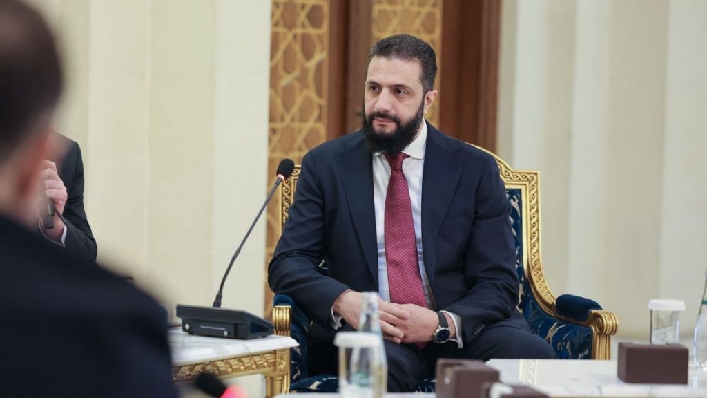 الرئيس السوري أحمد الشرع يستقبل رئيس المجلس الأوروبي أنطونيو كوستا ورئيسة المفوضية الأوروبية أورسولا فون دير لاين - 9 كانون الثاني 2026 (رئاسة الجمهورية العربية السورية)