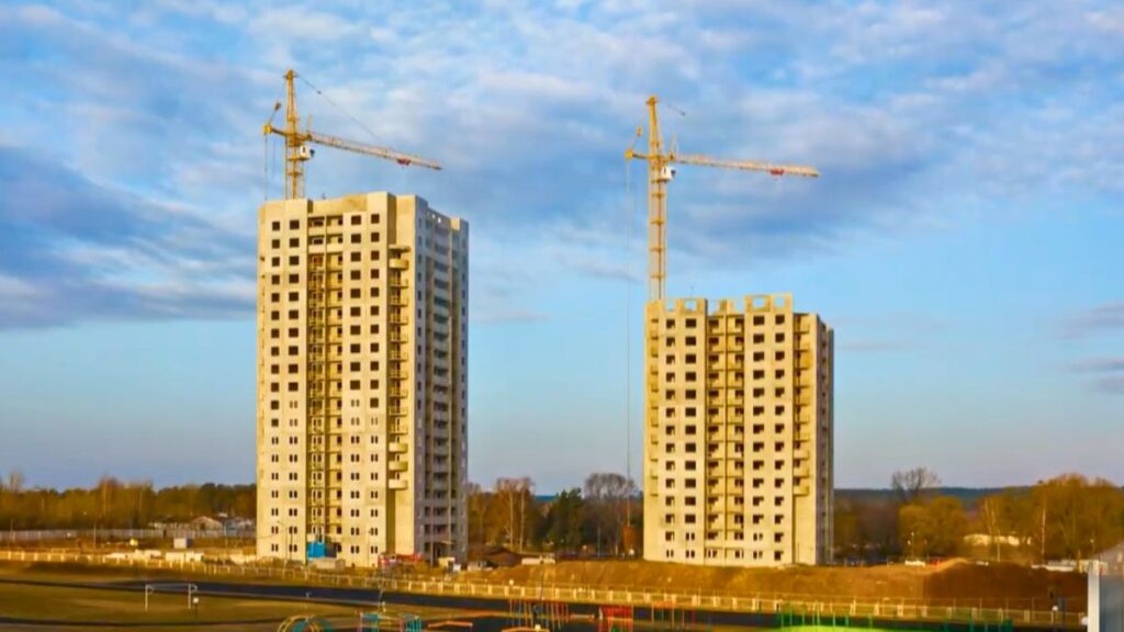 تطمح الحكومة السورية لإسكان نحو 3 ملايين مهجر (آيركس 2026)