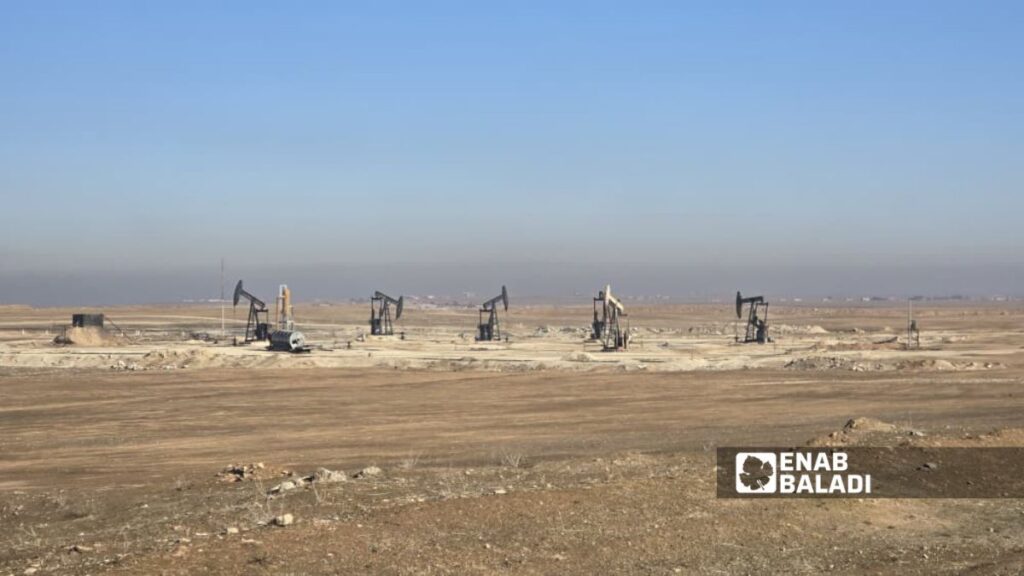 تجمع حقول تشرين النفطية بريف محافظة الحسكة شرقي سوريا - 21 كانون الثاني 2025 (عنب بلدي/ مروان المضحي)