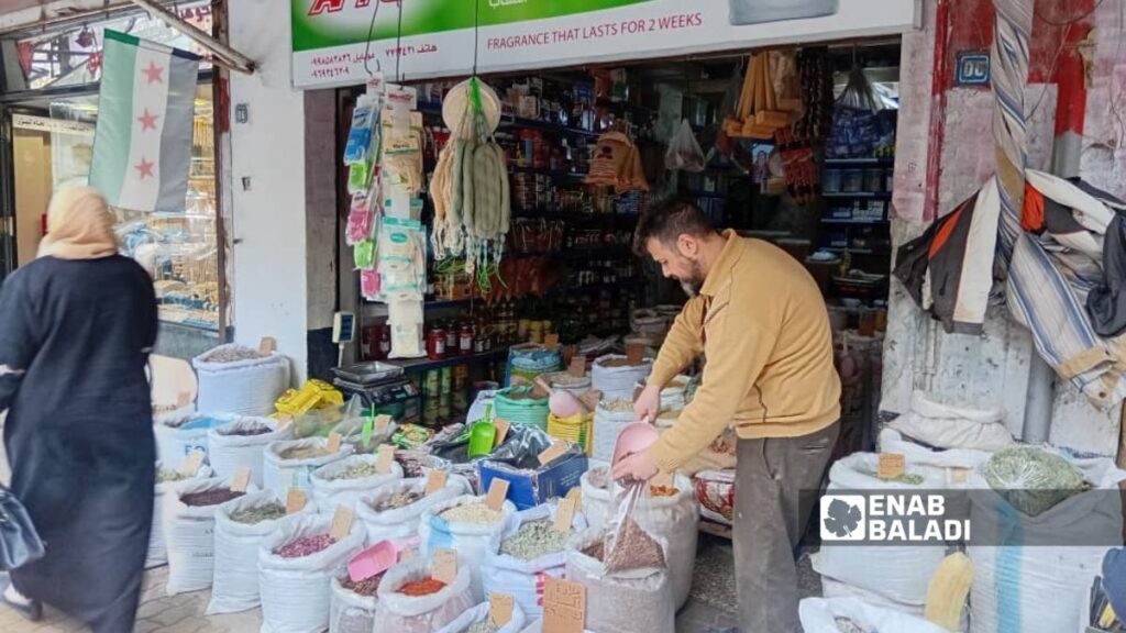 حركة سوق مدينة بانياس بمحافظة طرطوس وسط الغلاء - 23 شباط 2026 (عنب بلدي)