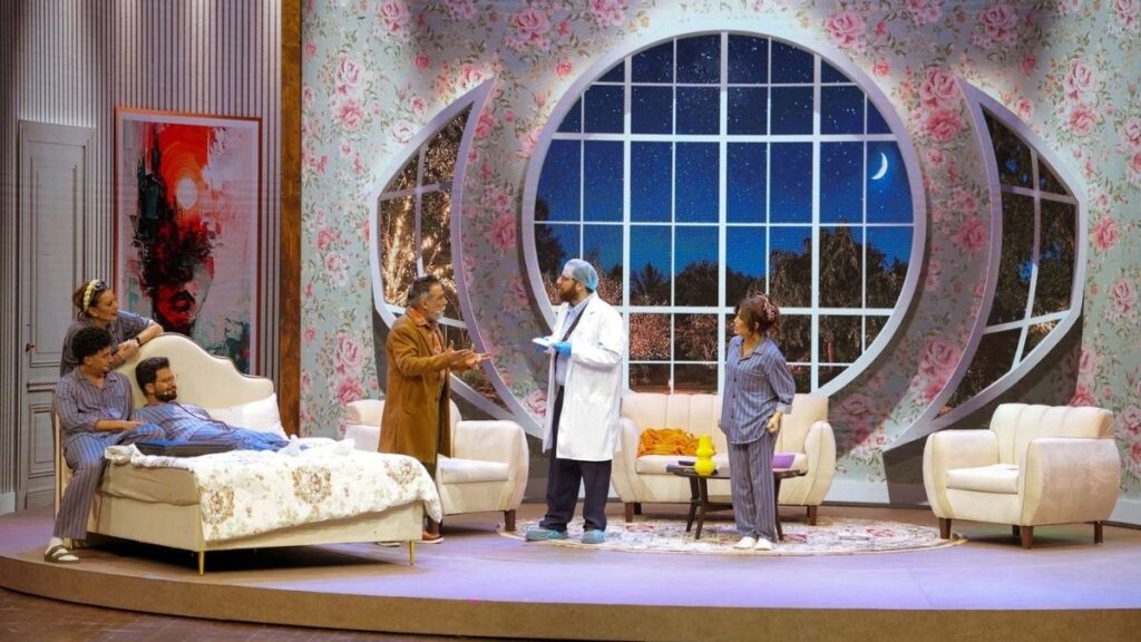 مشهد من مسرحية سمن على عسل على خشبة موسم الرياض - 4 شباط 2026 (موسم الرياض/إنستجرام)