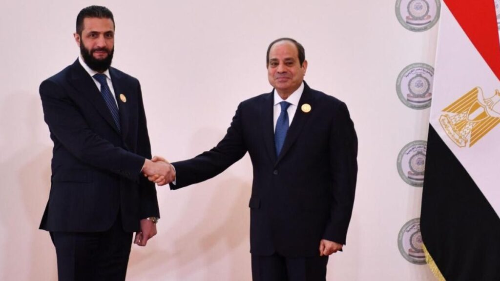 تخشى القاهرة من أن تتحول سوريا إلى ملاذ آمن لمعارضين مصريين ( Egyptian Presidency/Anadolu/picture alliance)