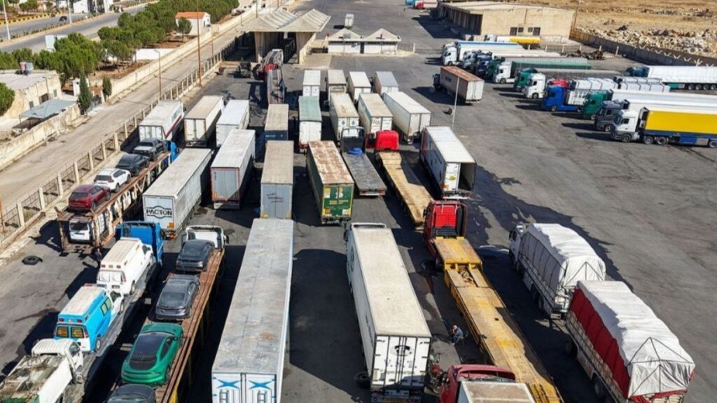 شاحنات تدخل سوريا من لبنان عبر معبر جديدة يابوس الحدودي - 1 تشرين الأول 2025 (هيئة المنافذ البرية والبحرية)