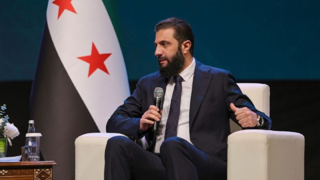 الرئيس السوري في المرحلة الانتقالية أحمد الشرع خلال مؤتمر وحدة الخطاب الإسلامي بدمشق - 16 شباط 2026 (رئاسة الجمهورية)