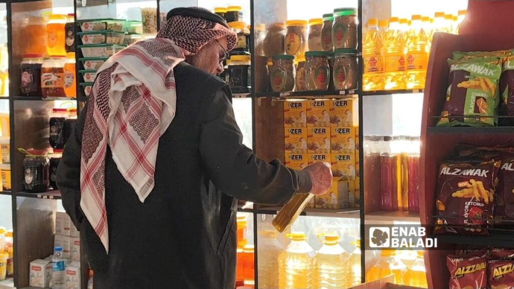 تحضيرات خجولة لشهر رمضان بمدينتي رأس العين وتل أبيض شمالي سوريا - 17 شباط 2026 (عنب بلدي/ حسين الشعبو)