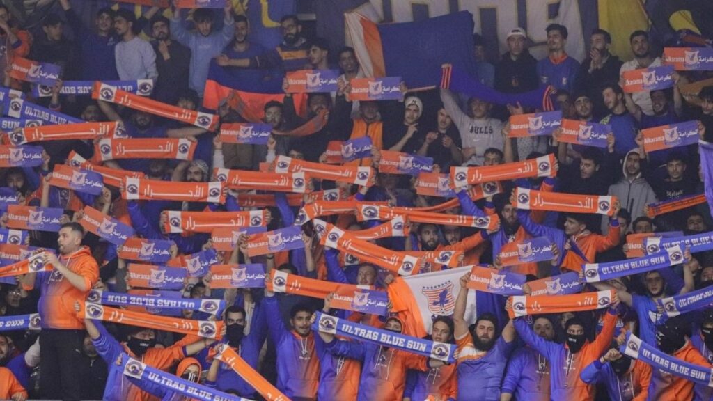 جمهور نادي الكرامة خلال مباراة فريقهم ضد نادي الاتحاد - 14 شباط 2026 ( نادي الكرامة الرياضي/ فيسبوك)