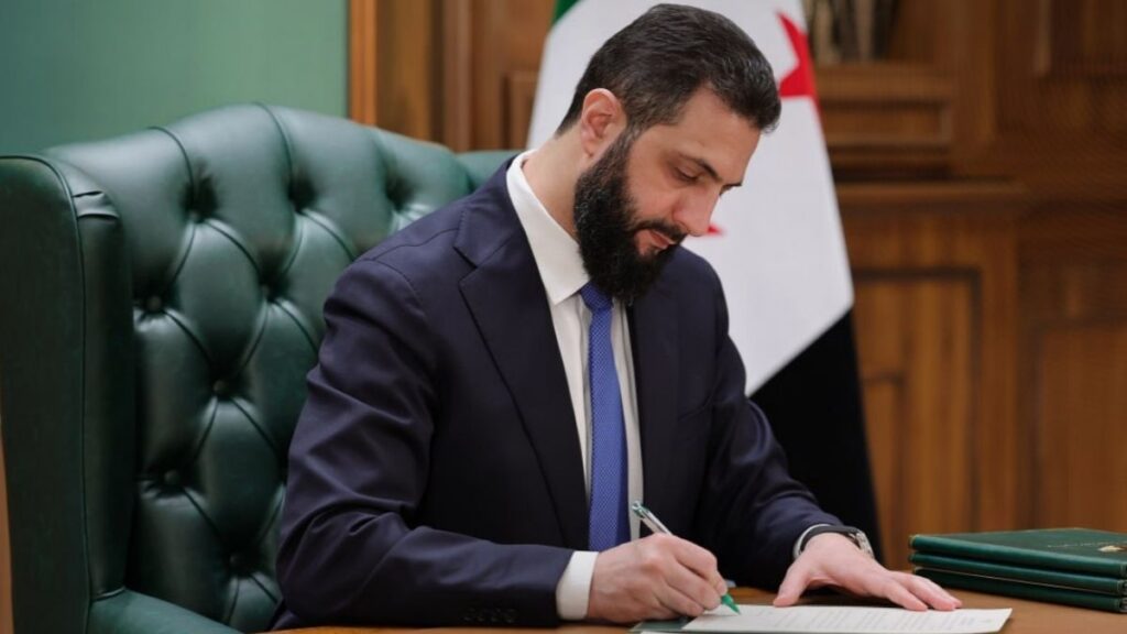 الرئيس السوري أحمد الشرع يوقع عدة مراسيم ـ 20 آذار 2026 (سانا)