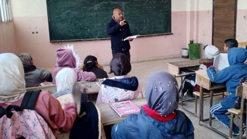 تتزايد مخاوف أهالي الحسكة من واقع المدارس في ظل استمرار خروج عدد من الأبنية التعليمية عن الخدمة أو استخدامها كمراكز إيواء - 15 نيسان 2026 (مديرية التربية والتعليم في الحسكة)