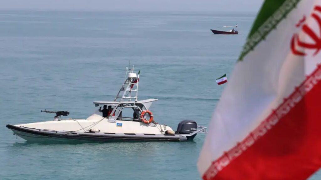 مخاوف لدى دول الخليج من أن إعادة فتح مضيق هرمز قد تكون أقصى ما يمكن أن تحققه المحادثات بين إيران والولايات المتحدة (Rouzbeh Fouladi/MEI/SIPA/picture alliance)