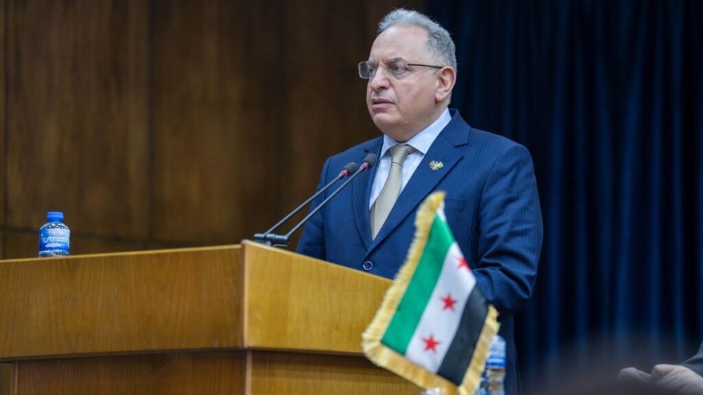 وزير المالية السوري محمد يسر برنية يتحدث خلال اجتماع موسّع مع الجهات التابعة للوزارة - 25 آذار 2026 (وزارة المالية السورية/تلغرام)