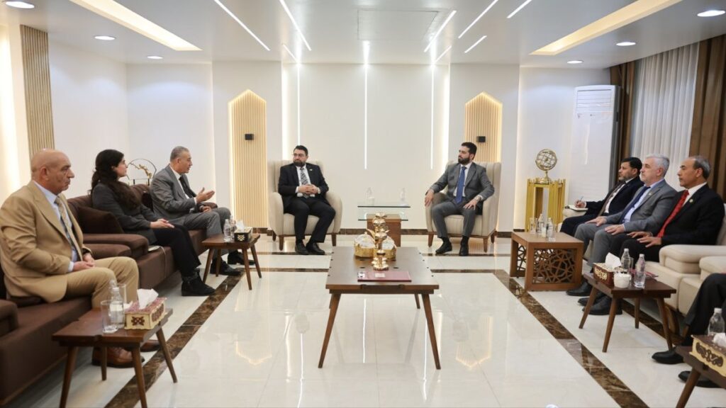 وزارتا الداخلية والعدل تبحثان إعداد قوائم بالأشخاص المرتبطين بالنظام السابق ـ 19 نيسان 2026 (وزارة الداخلية)