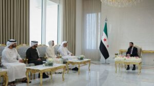 الرئيس السوري أحمد الشرع يلتقي وفدًا إماراتيًا برئاسة وزير التجارة الخارجية ثاني الزيودي - 12 أيار 2026 (سانا)