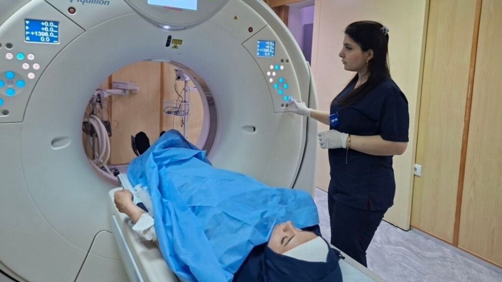 إحدى الخدمات المقدمة في مستشفيات وزارة الصحة - 4 أيار 2026 (وزارة الصحة السورية)
