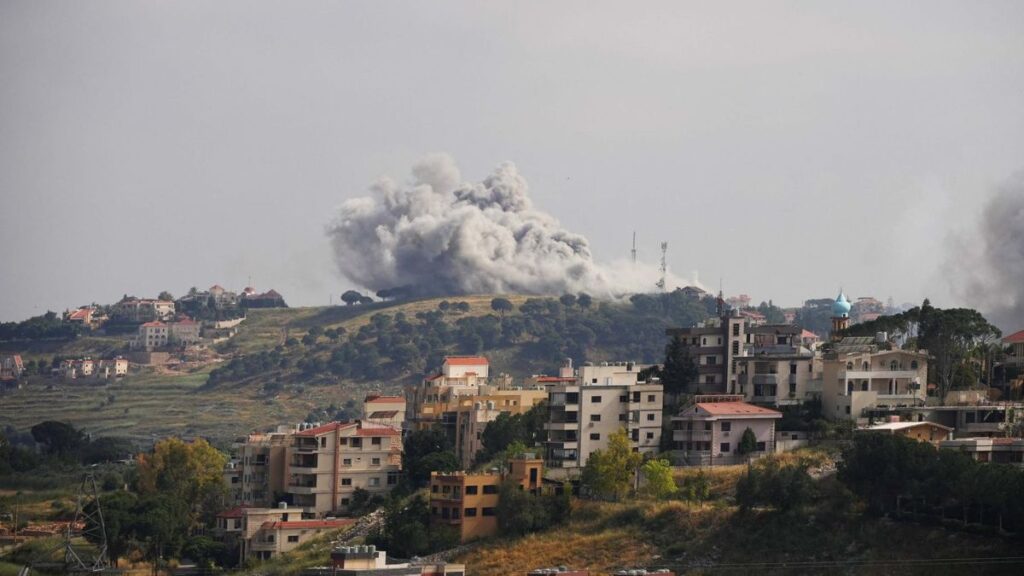 تصاعدت الهجمات الإسرائيلية على جنوب لبنان (REUTERS)