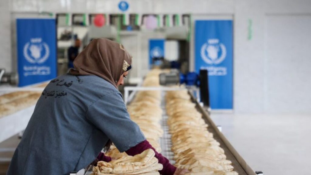 افتتاح مخبز تلكلخ الآلي بريف حمص الغربي بعد الانتهاء من أعمال صيانته وإعادة تأهيله بالتعاون مع برنامج الأغذية العالمي - 22 نيسان 2026 (سانا)