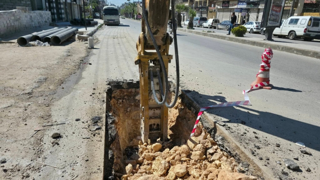 استبدال الخطوط القديمة لشبكة المياه في حي سيف الدولة بمدينة حلب- 23 نيسان 2026 (الشركة العامة لمياه الشرب والصرف الصحي في حلب)
