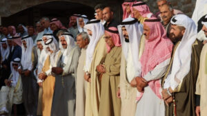 اجتماع عشائري في الجزيرة السورية يظهر فيه الزي التقليدي - 25 تموز 2024 (هاوار)