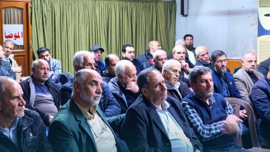 اجتماع للجان أحياء المزة في دمشق لمناقشة قضايا الاستملاك وماروتا وباسيليا سيتي وشارع الشيخ سعد - 16 نيسان 2026 (تنسيقية منطقة المزة بدمشق/فيسبوك)