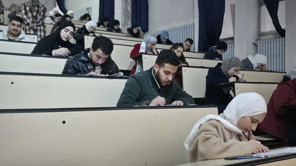 من امتحانات الفصل الدراسي الأول من العام الدراسي لطلاب السنة التحضيرية في جامعة حماة - 14 آذار 2026 (سانا)