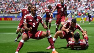 احتفال لاعبو المنتخب القطري بتسجيل هدف التعادل في شباك المنتخب السويسري - 14 حزيران 2026 (sky sports)