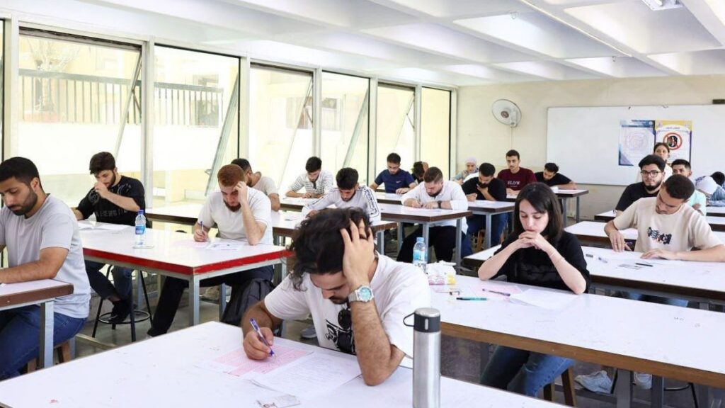 طلاب في كلية الهندسة المعمارية بجامعة دمشق - 5 آب 2025 (جامعة دمشق)