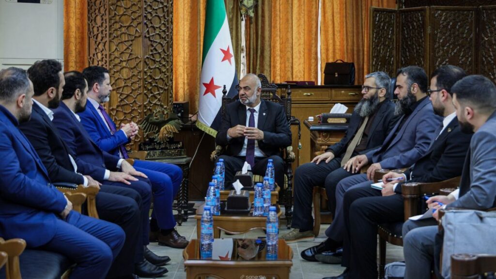 اجتماع بين ممثلي الصندوق السيادي السوري وصندوق التنمية السوري يهدف إلى تنمية المجتمعات المحلية في محافظات دير الزور والرقة والحسكة - 14 نيسان 2026 (سانا)